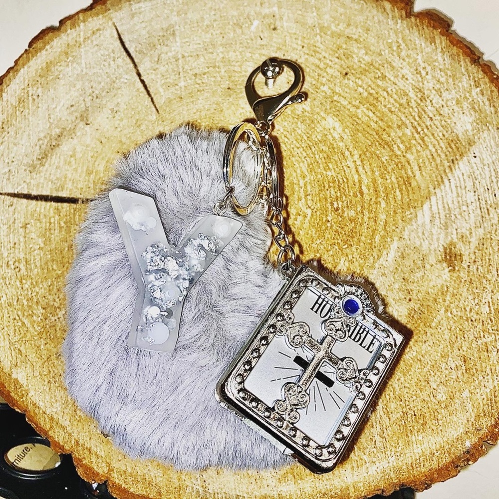 Hearty Keychain with Mini Bible And resin Letter